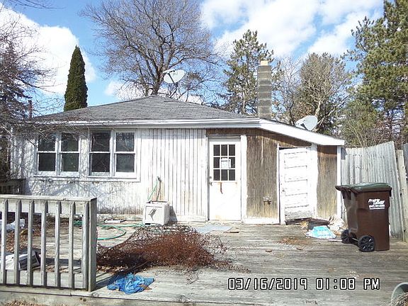 3rd image of 38915 N Northwestern Ave