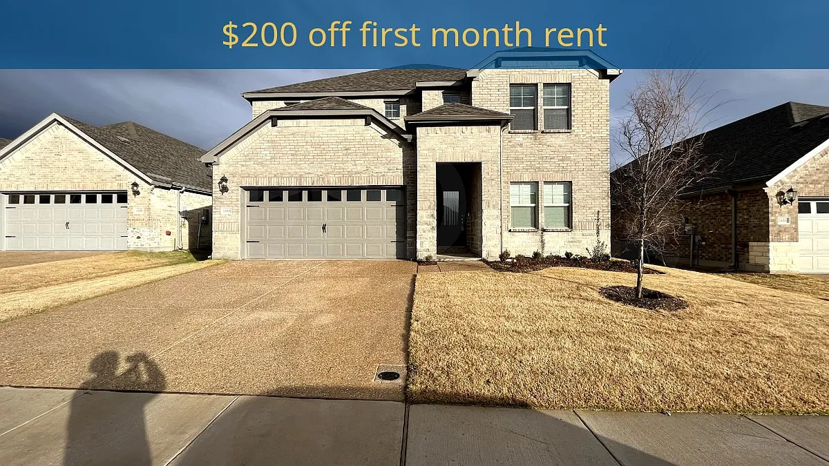 5 bed, 3.0 bath, 3060 sqft, $2,699 — Photo 1