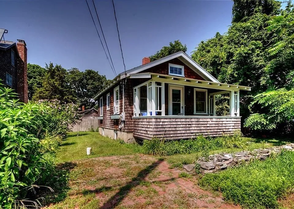 4 Swinburne St