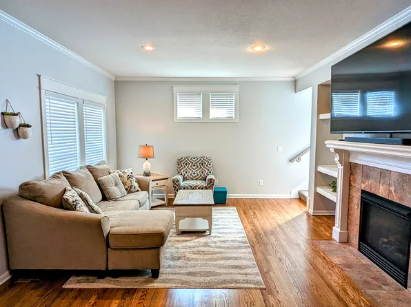 409 E 30th Ave, Kansas City, MO 64116