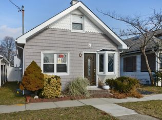 20 North Blvd, East Rockaway, NY 11518
