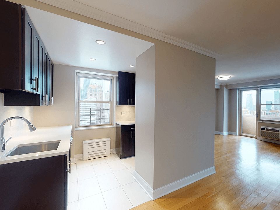 1st image of 310 Greenwich St APT 34G