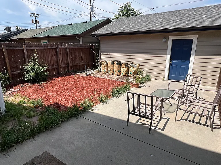 2137 S Lincoln St — Photo 14