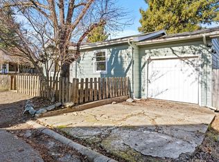 98 Harms Ln, Willits, CA 95490