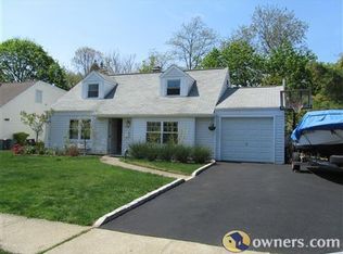 1312 Harry Ln, Merrick, NY 11566