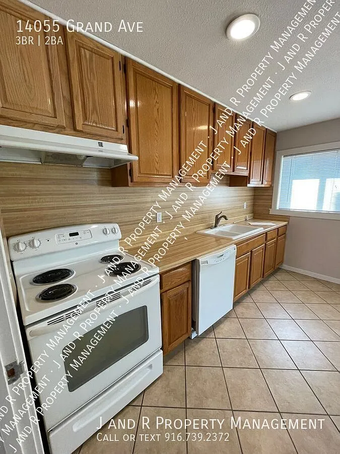 3 Bed With Office in Walnut Grove — Photo 3