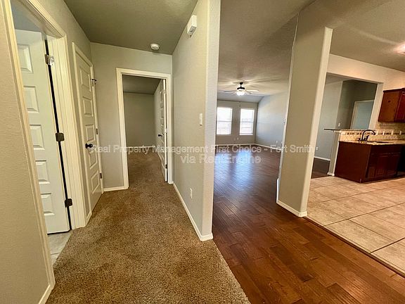 3rd image of 423 Ridge Point Dr