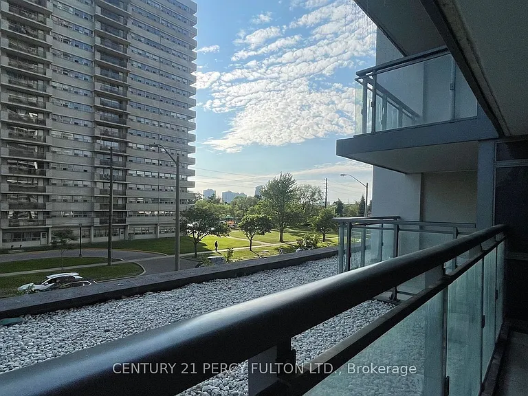 30 Meadowglen Pl #208 — Photo 18