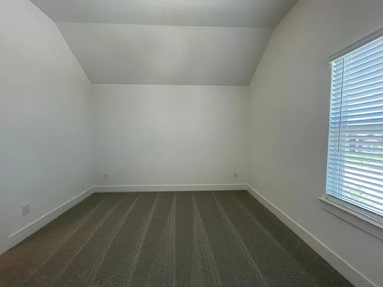 3714 Milwaukee Ave — Photo 32