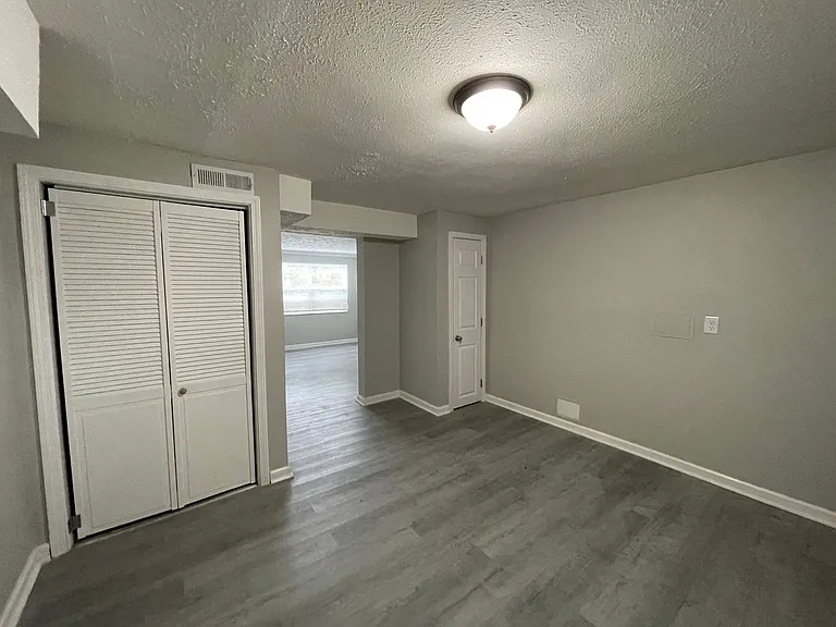 East Ridge Apartments — Photo 13