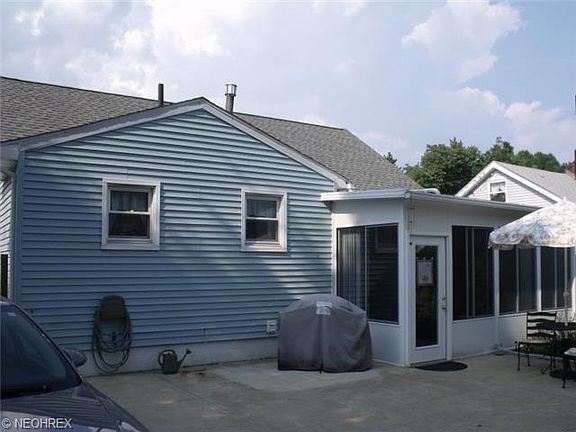 3rd image of 1222 Stratford St