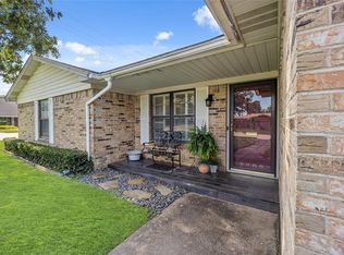 2002 Benjamin Rd, Irving, TX 75060