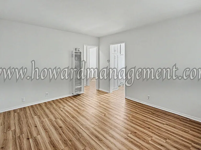 5551 Kinston — Photo 2