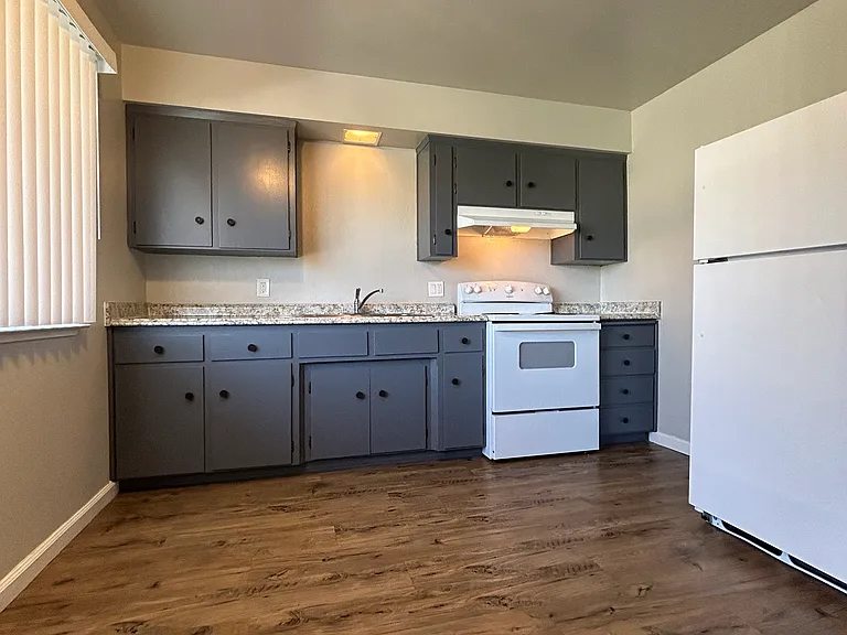 189 W Santa Ana Ave #F — Photo 6