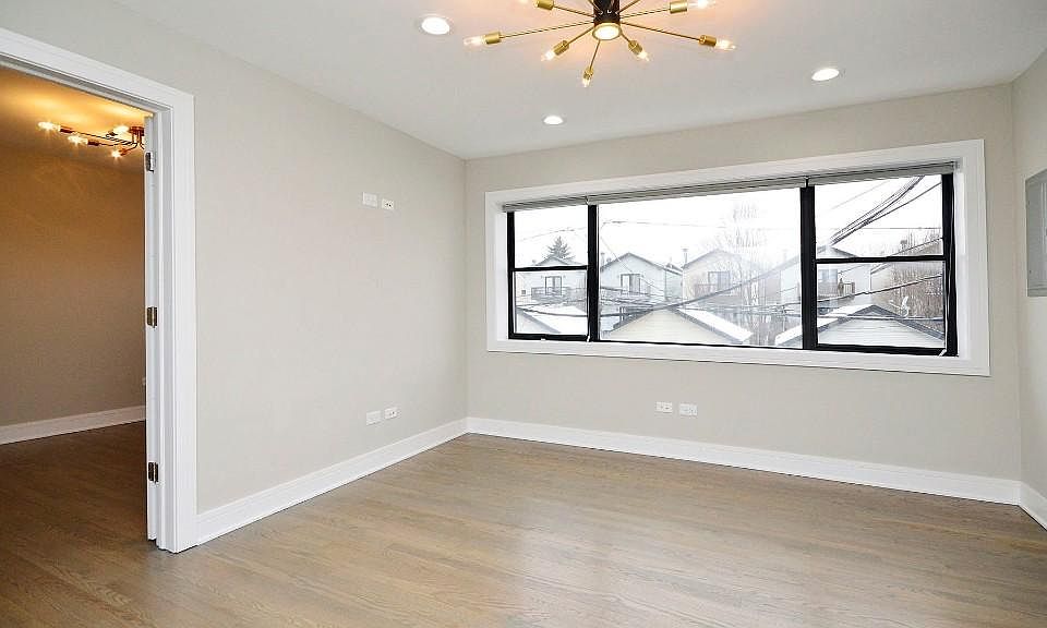1st image of 5710 N Hermitage Ave #307 L