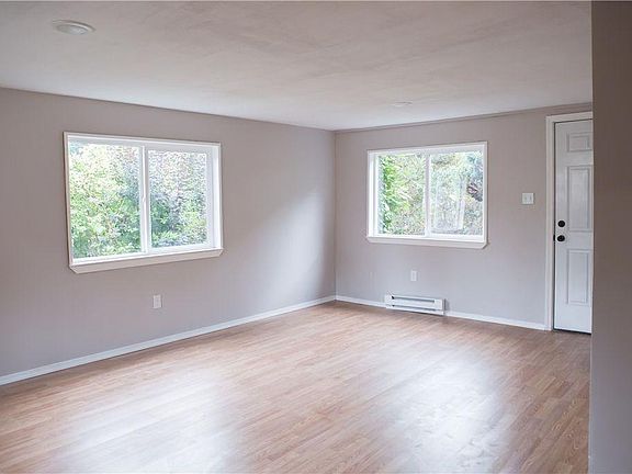 2nd image of 6236 Elm St SE