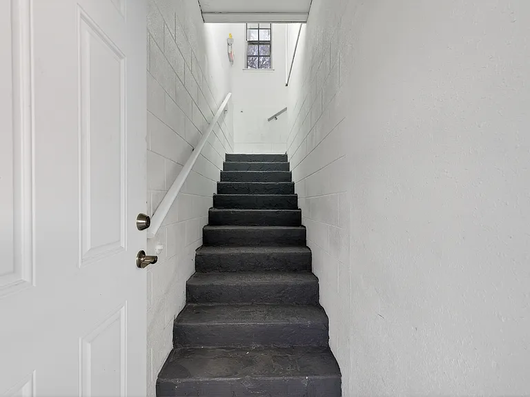 321 SE Blvd N #2 — Photo 19
