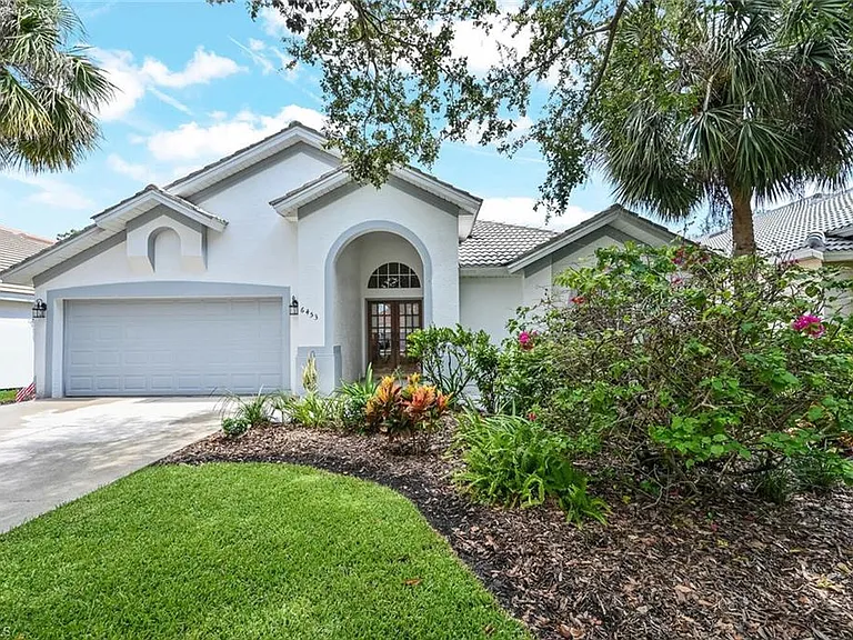 6453 Autumn Woods Blvd — Photo 1