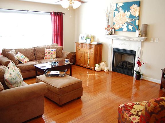 3rd image of 2038 Bridle Ln