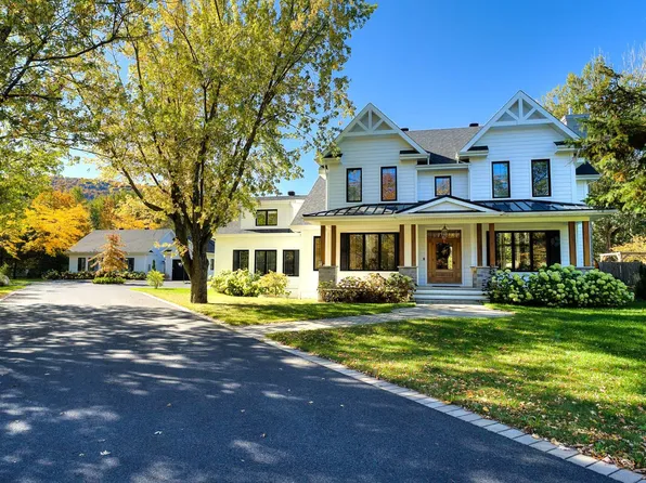 720 Chemin Authier, Mont Saint Hilaire, QC J3H 0K6