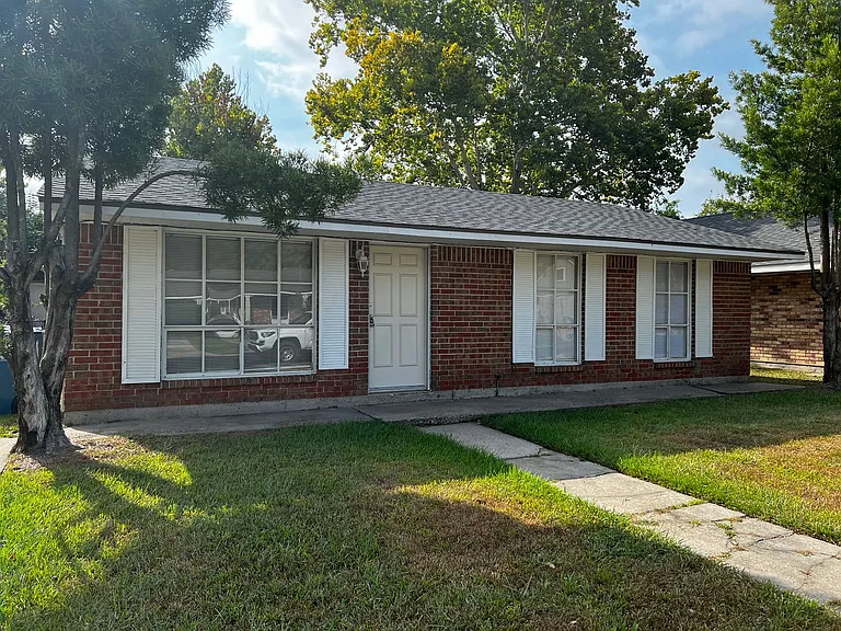 118 Sorority Dr — Photo 2