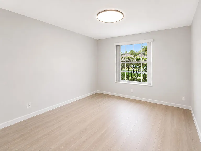 5055 NW 89th Way — Photo 7