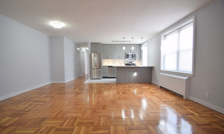 Harbor House - Living Room - H35-05A