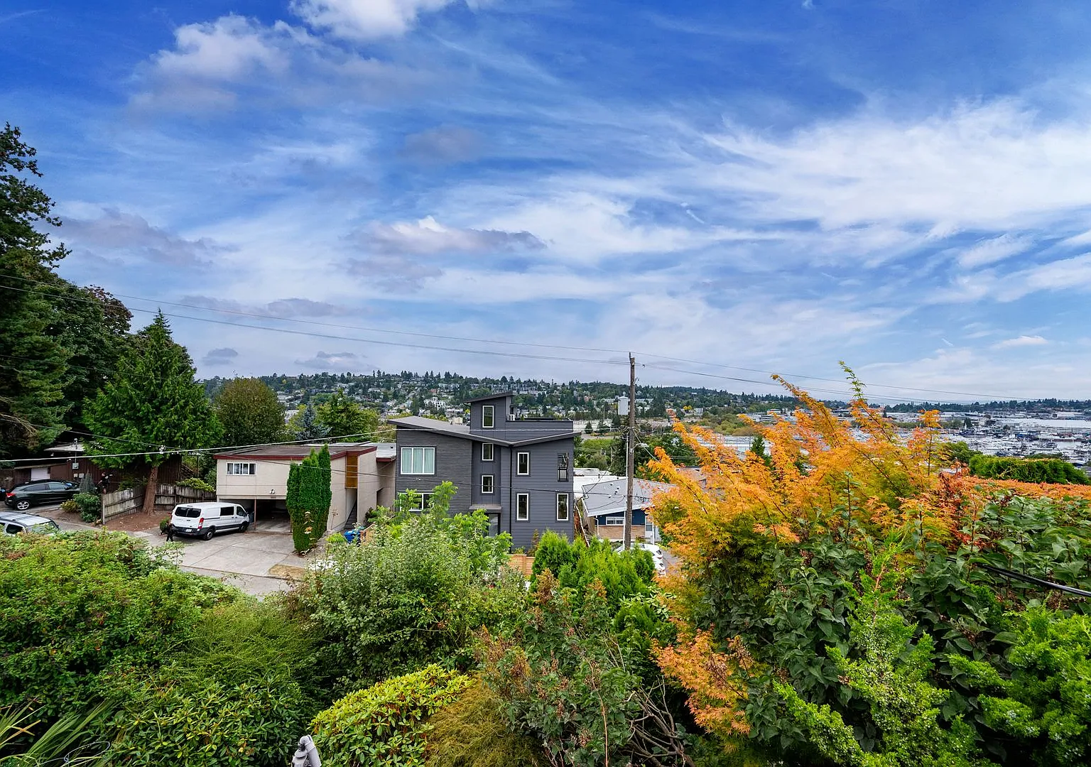 Interbay Quad Apartments — Photo 1