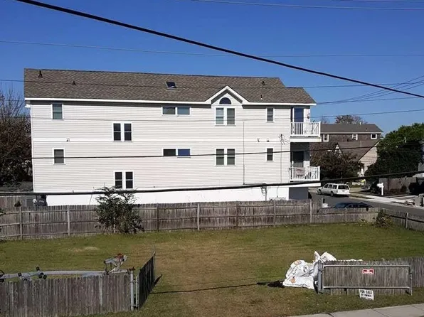 102 N Dudley Ave, Ventnor, NJ 08406