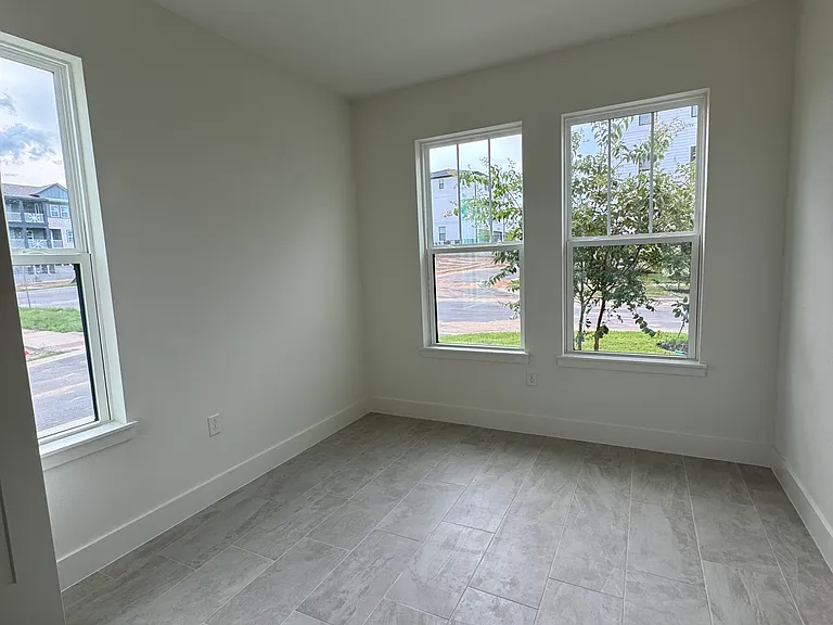4th Bedroom (1st floor)