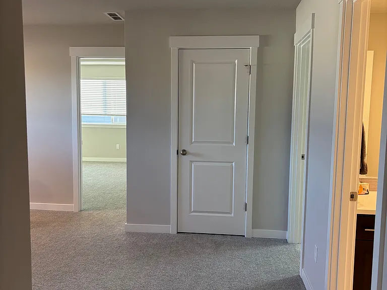 16706 SE Smith Rock St — Photo 4