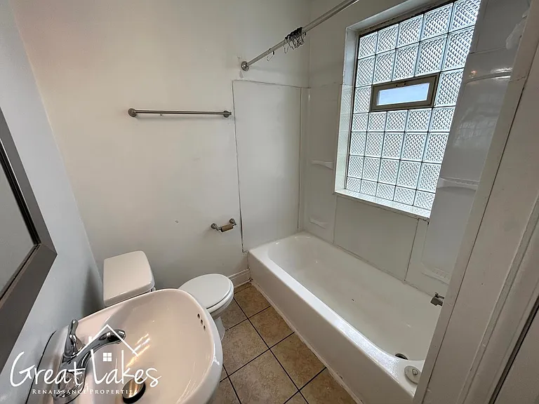 5233 Farmbrook St — Photo 15