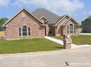 1750 Meadowbriar Dr, Paris, TX 75462
