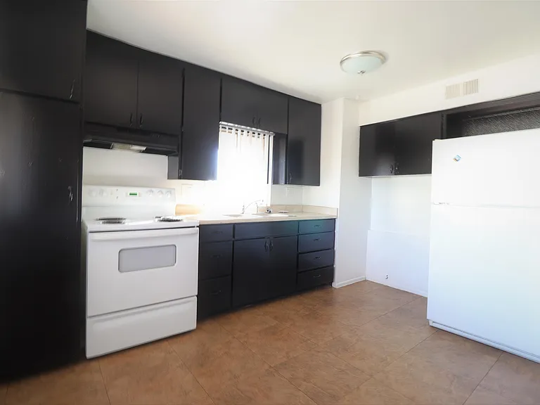 7122 N 48th Ave — Photo 5