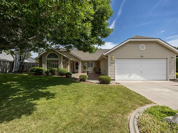 2412 W Klamath Ave, Kennewick, WA 99336