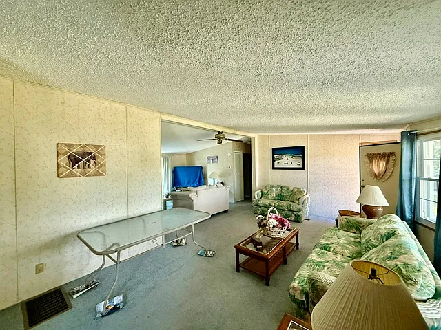 470 Hilltop Ct — Photo 7