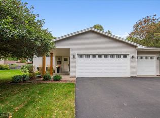 5554 Arona St, Shoreview, MN 55126