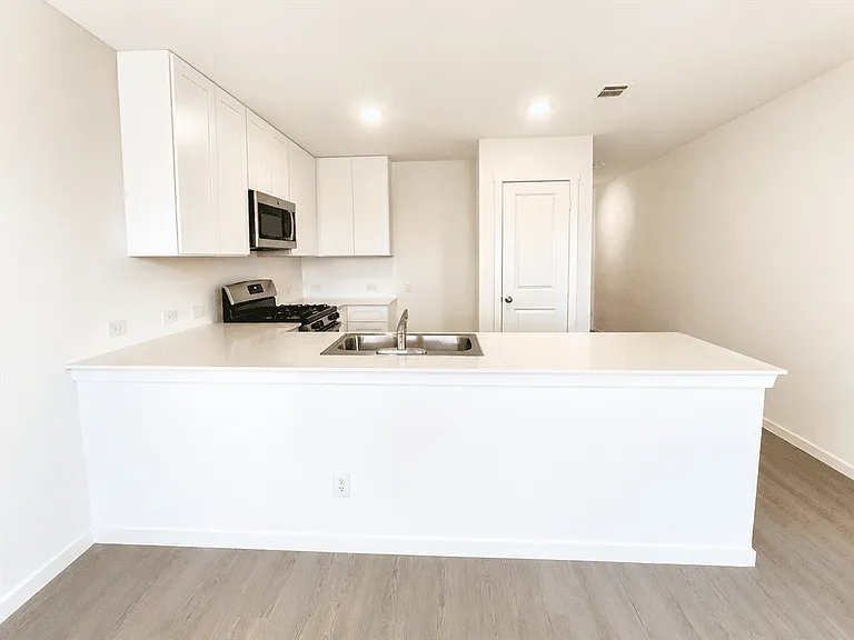 3514 Hilts Trl — Photo 4