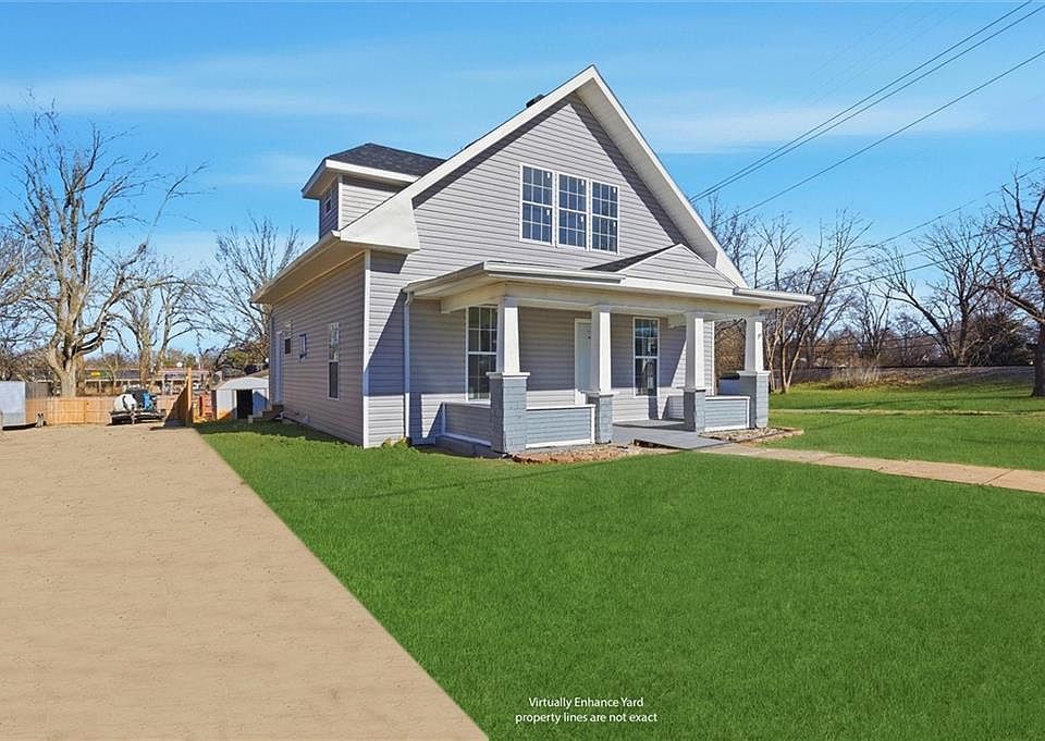 1st image of 305 W 5th St