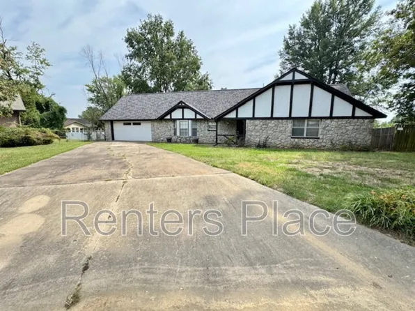 625 Rosewood Ct, Claremore, OK 74017