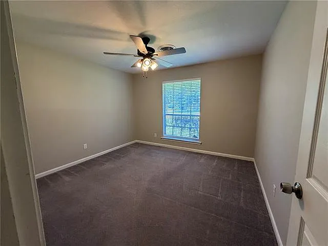 210 Camden St — Photo 15