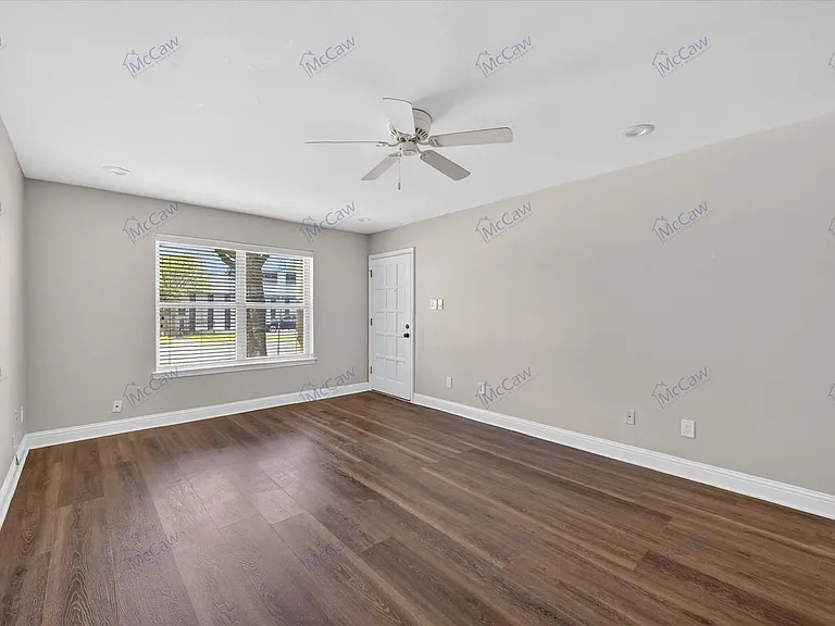 206 N Graves St — Photo 4