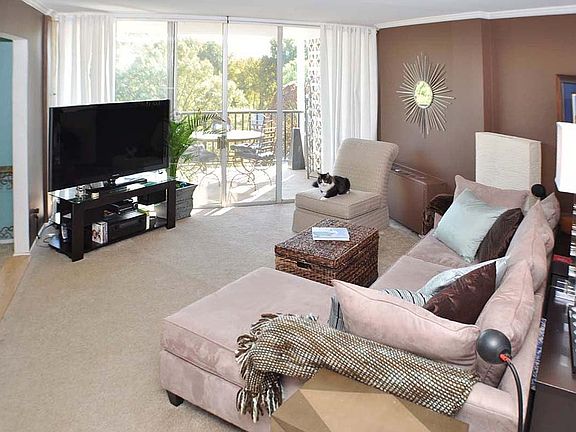 3rd image of 3333 University Blvd W APT 606