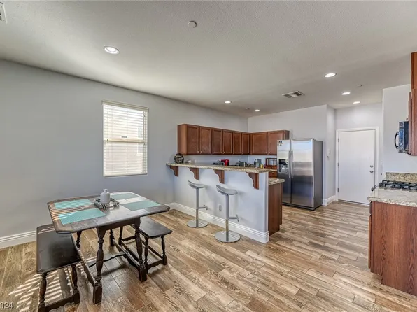 948 Crescent Falls St, Henderson, NV 89011