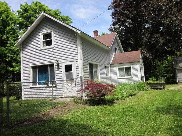 28131 66th St, Bangor, MI 49013
