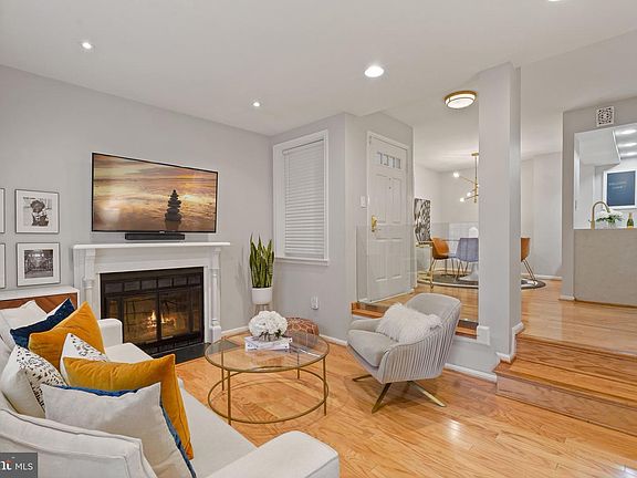 4th image of 2919A S Woodley St #1