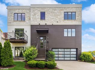257 W 1st St, Elmhurst, IL
