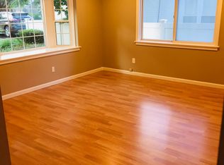 18 Corchaug Ave #1, Pt Washington, NY 11050