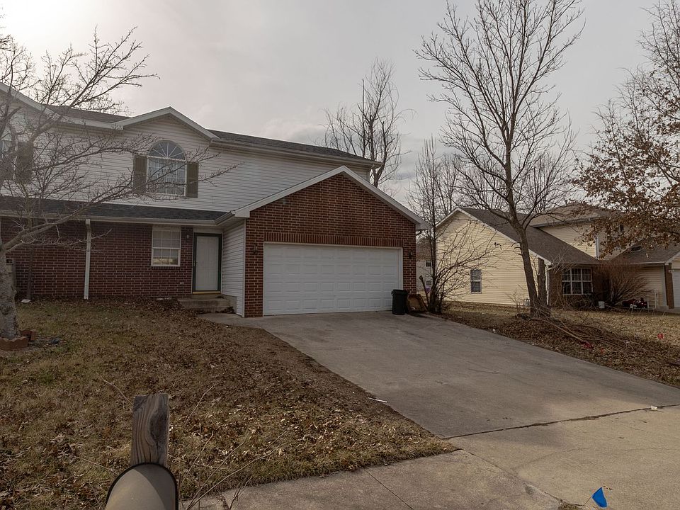 2nd image of 1661 N Doulton Dr