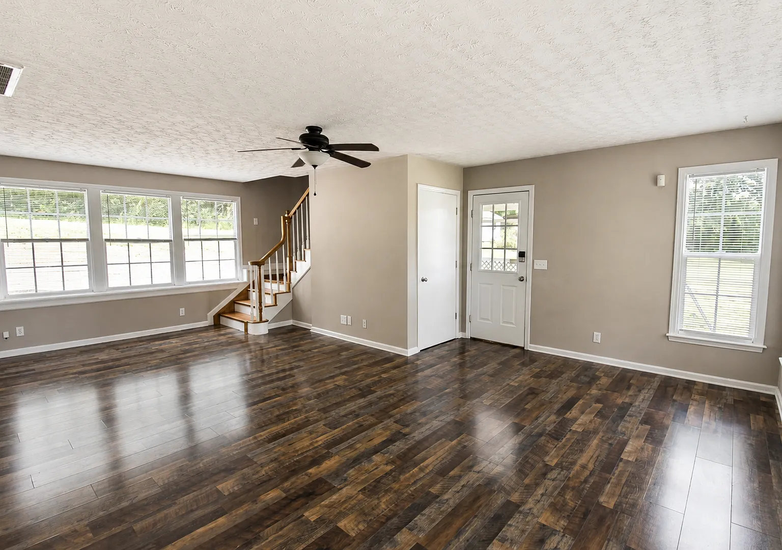 Spacious 4-Bedroom Home in Baxter with Large Yard, Hardwood Floors & Outdoor Shed — Photo 2